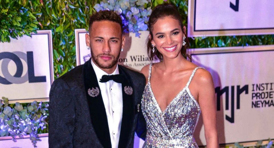 Neymar esclarece fotos com Burna Marquezine em seu perfil (Foto: Reprodução)