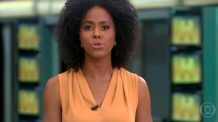 Maju Coutinho entrou às ´pressas na Globo com as notícias do Jornal Hoje (Foto: Reprodução)