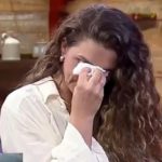 A Fazenda 12: Após pedido de namoro, Luiza Ambiel beija Cartolouco ao vivo