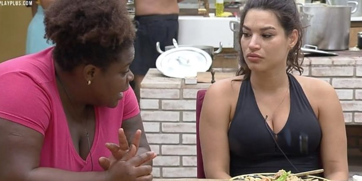Jojo Todynho conversa com Raíssa após crise de choro em A Fazenda 12 (Foto: Reprodução/Record)
