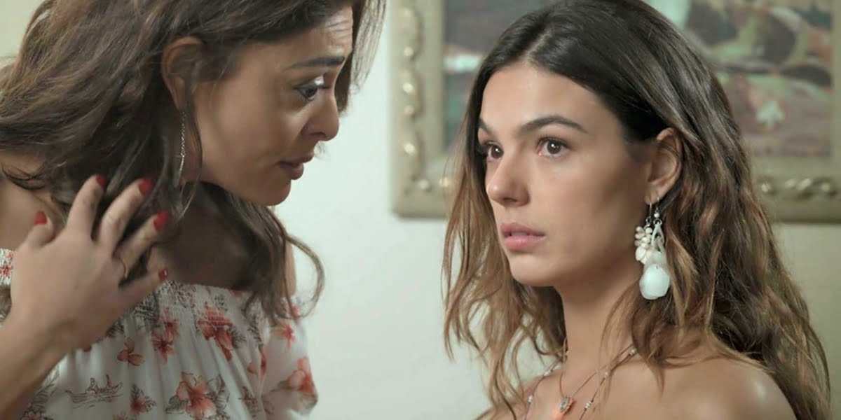 Bibi (Juliana Paes) revela que Ritinha (Isis Valverde) está grávida em A Força do Querer (Foto: Reprodução/Globo)