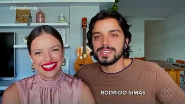 Ágatha Moreira e Rodrigo Simas no Altas Horas, da TV Globo (Foto: Reprodução)