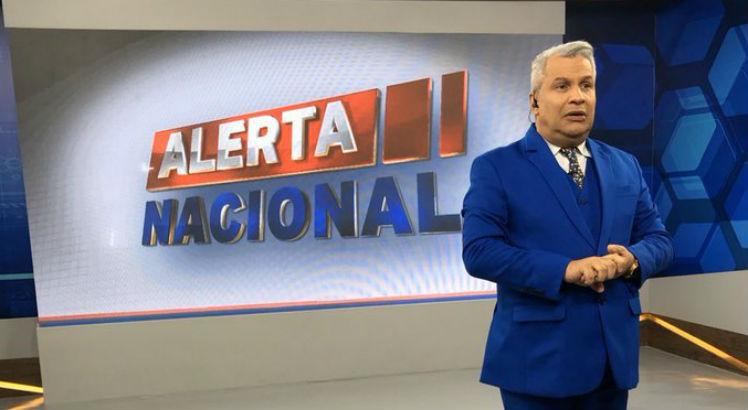 Sikêra Jr apresente o Alerta Nacional na RedeTV (Foto: Reprodução)