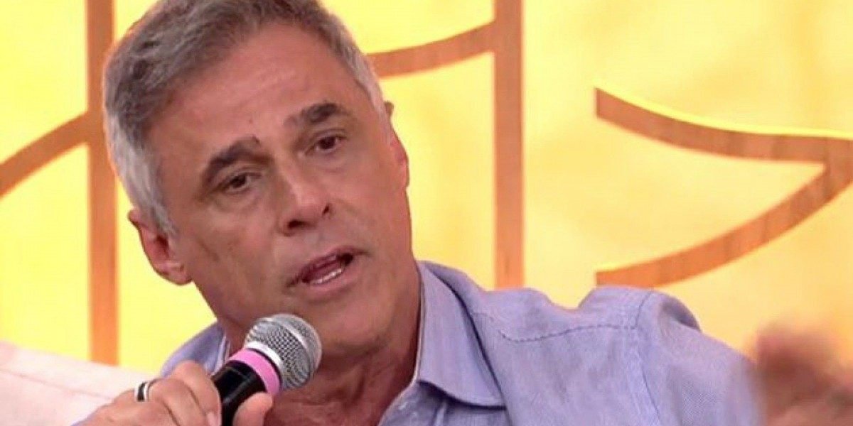Oscar Magrini durante entrevista ao Encontro; ator revelou quarto secreto na Globo (Foto: Reprodução/Globo)