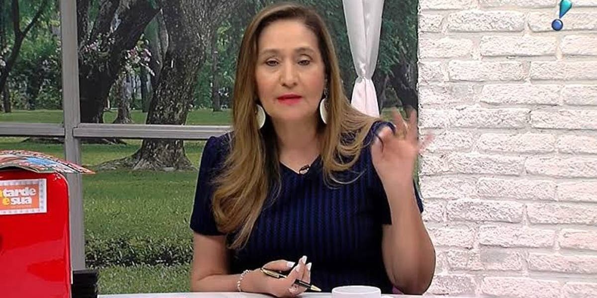 Sonia Abrão no A Tarde é Sua, que noticiou suposta aposentadoria de Ana Maria (Foto: Reprodução/RedeTV!)