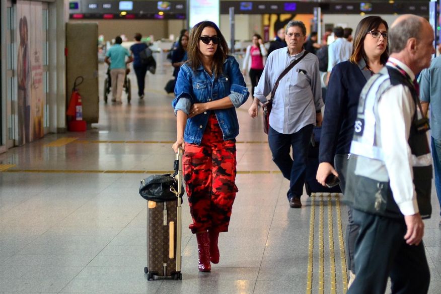 Anitta no aeroporto (Foto: Reprodução)