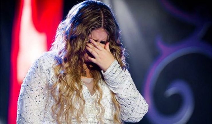 Marília Mendonça chorando (Foto: Reprodução)
