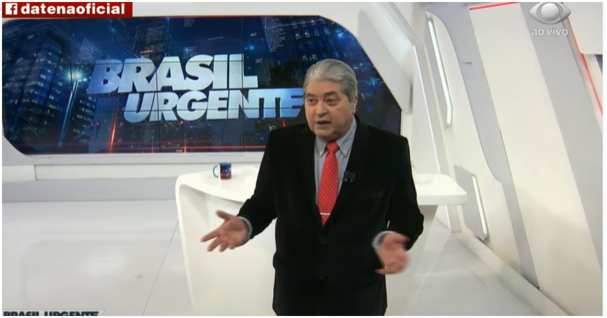 Jornalista Datena se descontrola ao vivo, após ter que esperar governador de São Paulo para dar continuidade á reportagem (Foto: Reprodução)