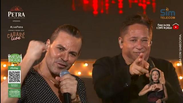 Eduardo Costa e Leonardo durante a live Cabaré (Foto: Reprodução)