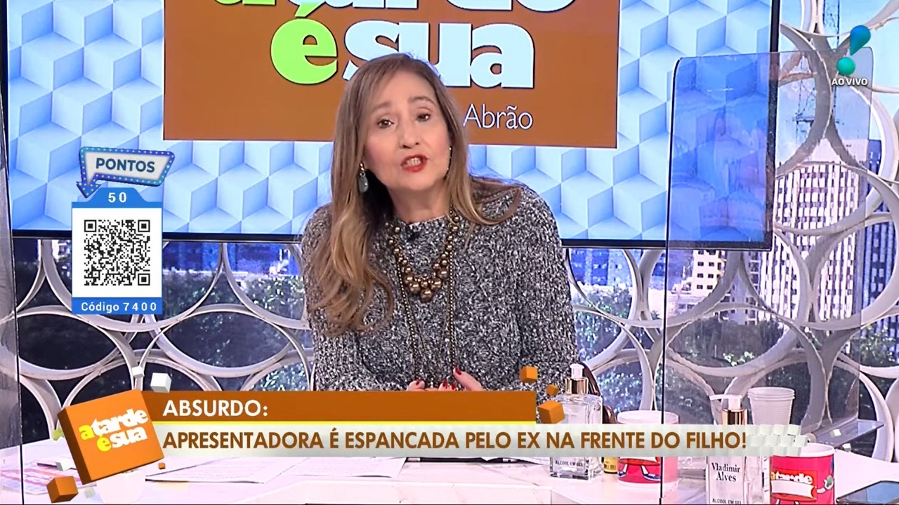 A apresentadora Sonia Abrão comunicou ao vivo o fim de dupla sertaneja (Foto: Reprodução) 