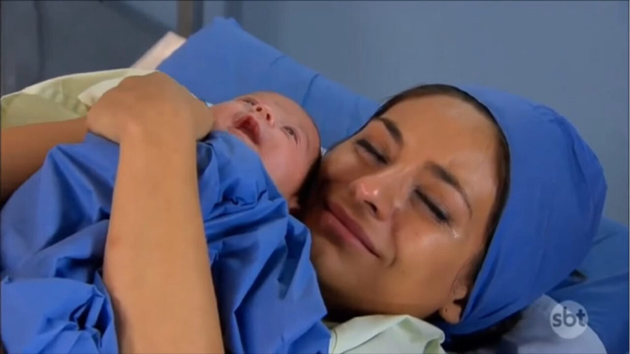 Coração Indomável: Maricruz dá à luz após voo pilotado por Otávio e é descoberta: "Minha filha"