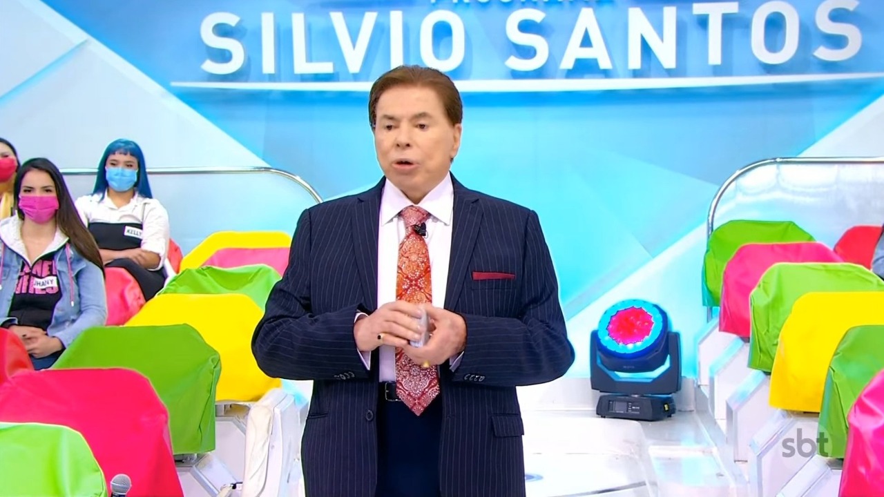 Silvio Santos voltou ao ar no SBT e falou de saída de Eliana para a Globo (Foto: Reprodução)