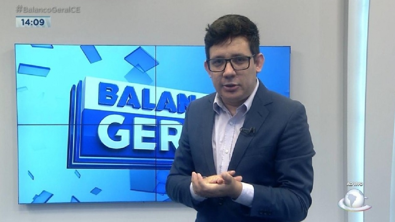 O jornalista do Balanço Geral, da Record, Erlan Bastos (Foto: Reprodução)