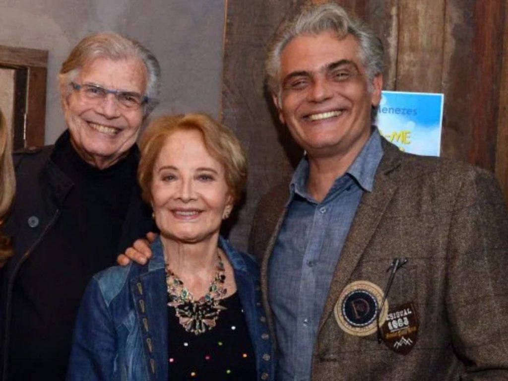 Filho de Glória Menezes e Tarcísio Meira junto com eles (Foto: Reprodução)