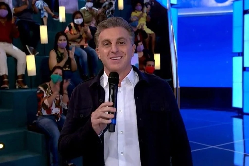 Luciano Huck manda indireta para Bolsonaro, na Globo (Foto: Reprodução)