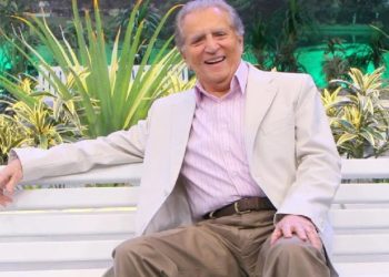 Carlos Alberto se depara com estrela da Praça pedindo para sair, cancela gravações e doença é anunciada