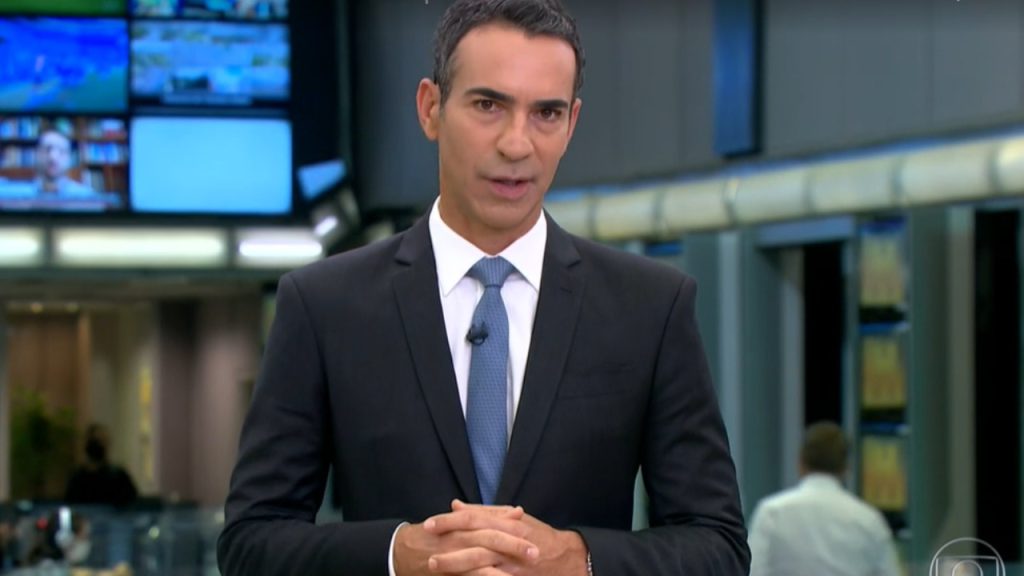 César Tralli entrou às pressas no Jornal Hoje da Globo (Foto: Reprodução)
