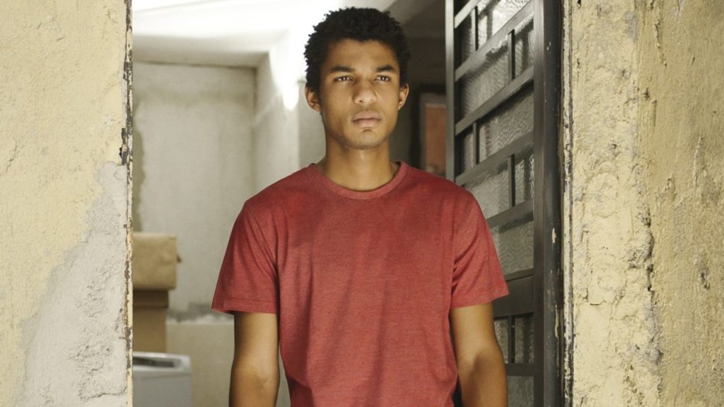Ravi em Um Lugar ao Sol, ator da Globo fala sobre ser pai aos 16 anos (Foto: Reprodução)