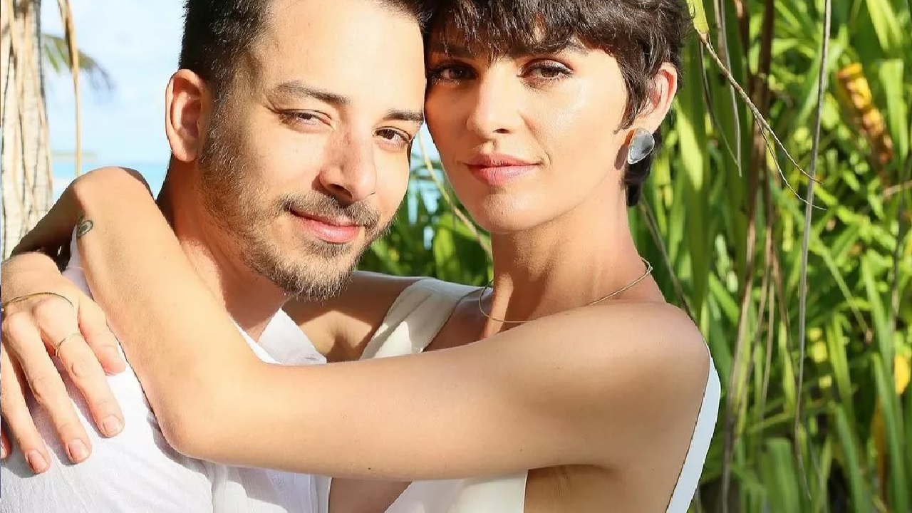 O cantor Junior Lima e sua esposa, Mônica (Foto: Reprodução)