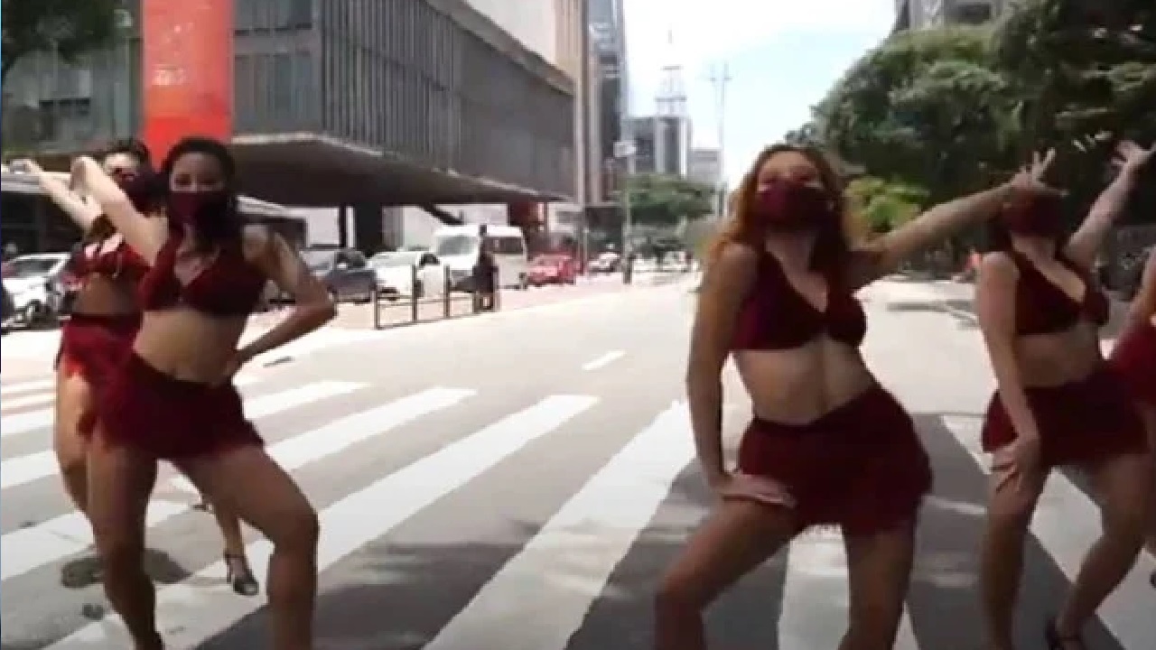 Faustão leva bailarinas para as ruas para divulgar programa na Band e ultrapassar audiência de BBB22 (Foto: Reprodução)