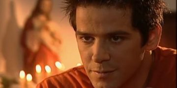 Leo em cena da novela O Clone (Foto: Reprodução)