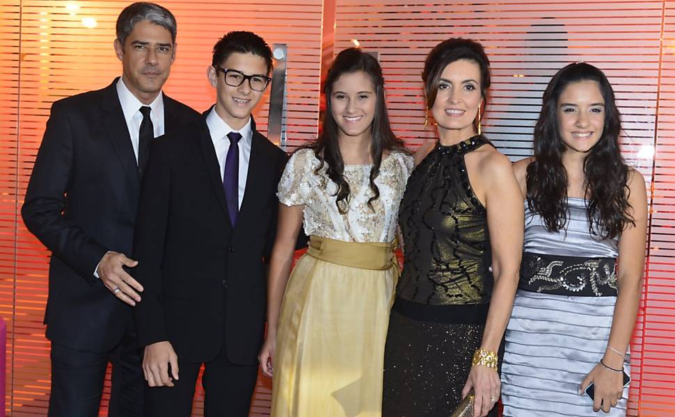 O ex casal da Globo, Fátima Bernardes e William Bonner e sua filha, Beatriz (Foto: Reprodução)