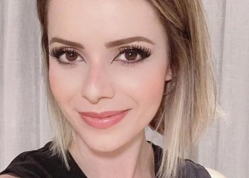 Filho de Sandy surge ao lado da mãe e público fica impressionado: “Quase do seu tamanho”