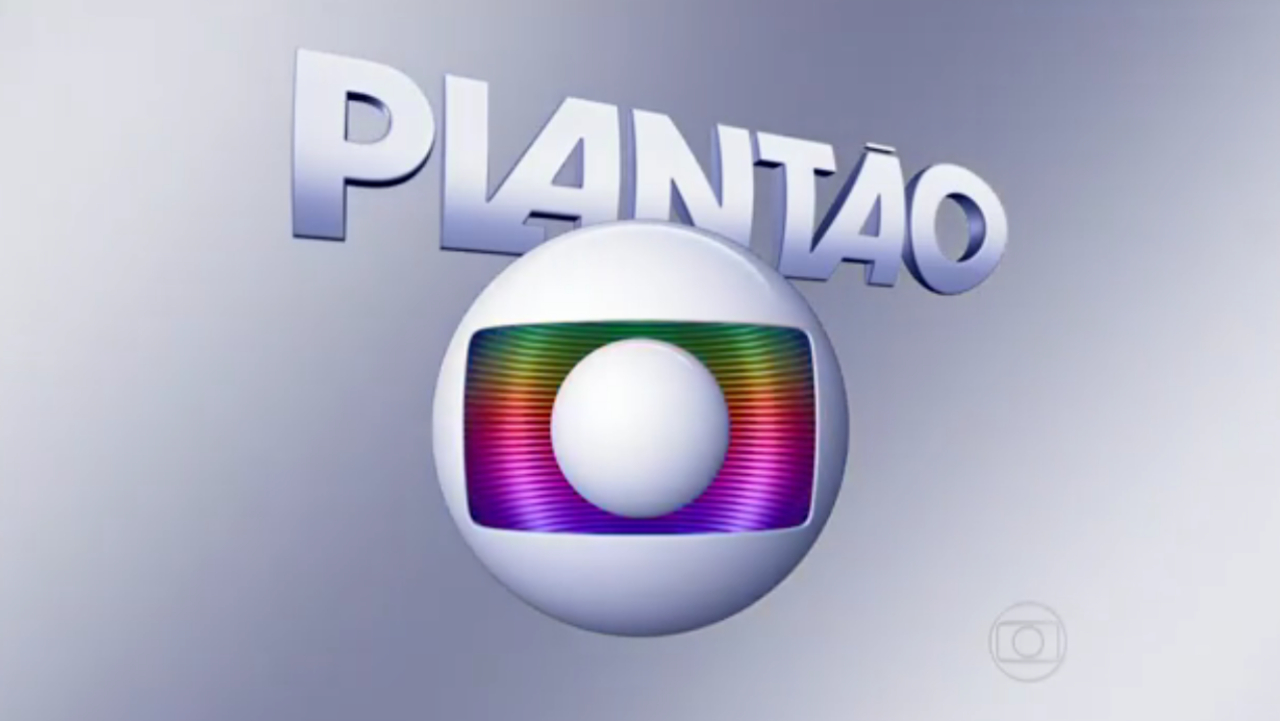 Plantão Globo invade programação e anuncia morte de famoso (Foto: Reprodução)