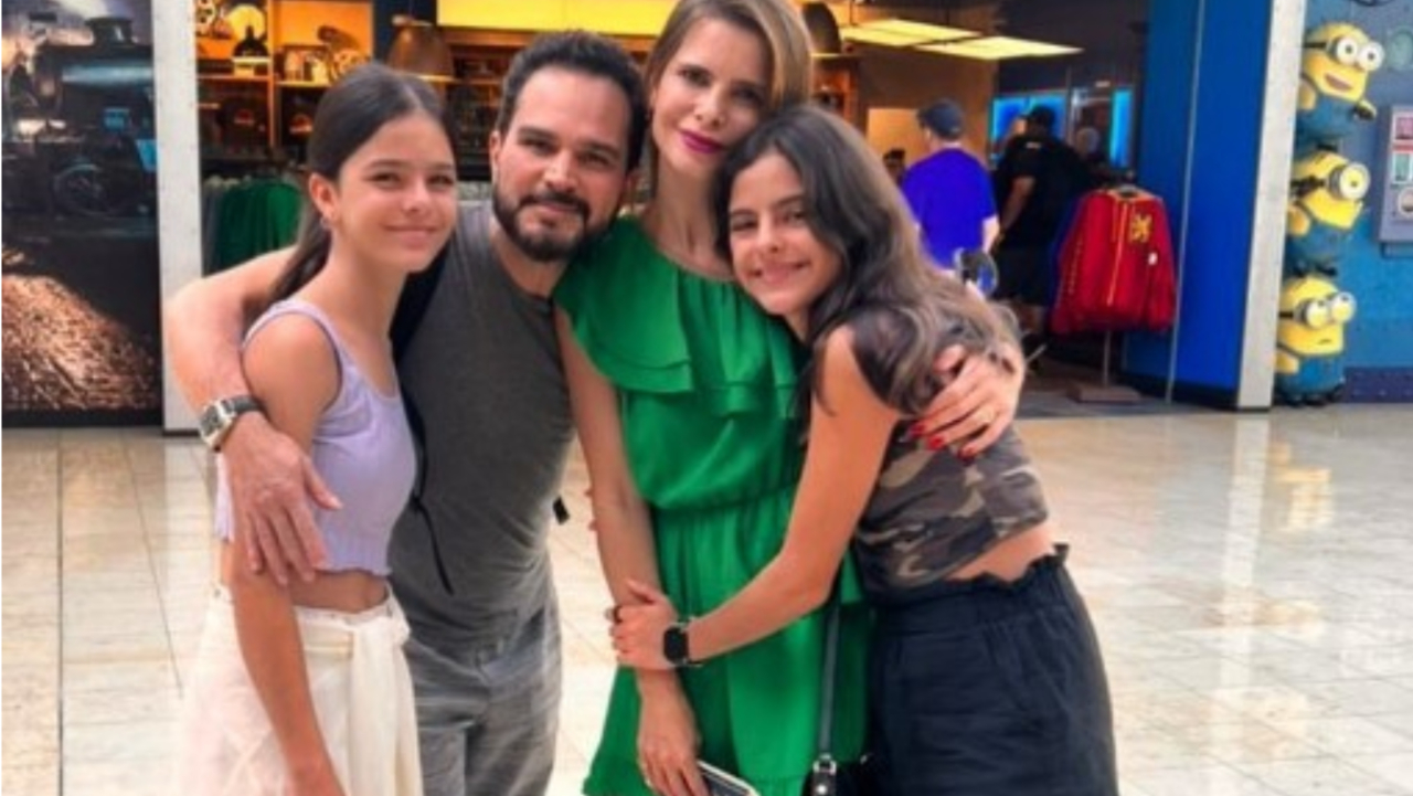 Luciano Camargo, Flávia Camargo e as filhas (Foto: Reprodução)