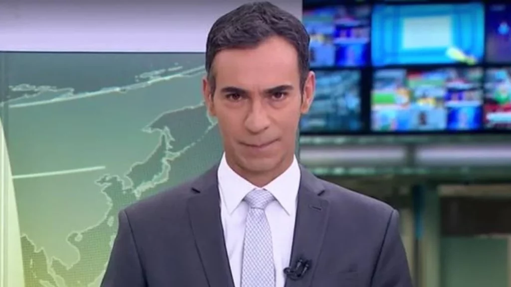 César Tralli interrompe programação ao vivo para noticiar a morte da Rainha Elizabeth. (Foto: Reprodução)