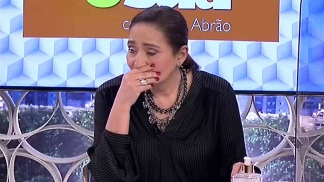 Sônia Abrão em seu programa A Tarde é Sua na RedeTV! (Foto: Reprodução)